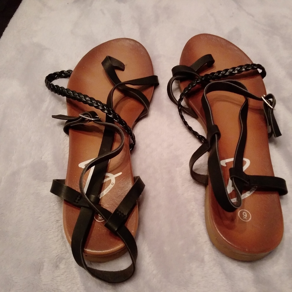 Shoes - Picture 2 of 2